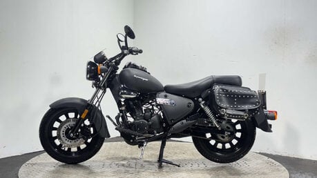 Keeway Superlight 125 2024 400 MILES 125CC LIGHTWEIGHT CRUISER BIKE PANNIERS 4