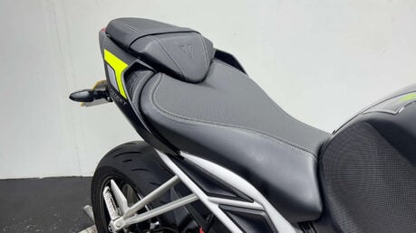 Triumph Street Triple RS 2020 4K MOT SERVICED TOP SPEC SPORTS BIKE TRIPLE 765CC 21