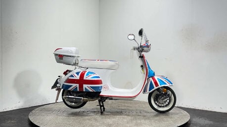 Ajs MODENA 2025 51 MILES CUSTOM SCOOTER 125CC EYE CATCHING BIKE 1