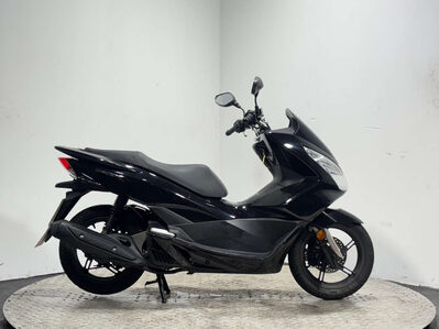 Honda PCX WW 2017 13K 1 OWNER FULL HISTORY 2 KEYS GENUINE SCOOTER 125CC