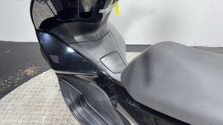 Honda PCX WW 2017 13K 1 OWNER FULL HISTORY 2 KEYS GENUINE SCOOTER 125CC 19