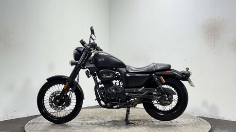 Sinnis Outlaw 2024 6K MOT 125CC CRUISER BIKE LEARNER BIKE 5