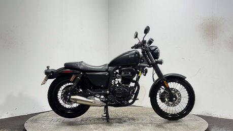 Sinnis Outlaw 2024 6K MOT 125CC CRUISER BIKE LEARNER BIKE 1