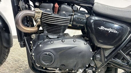 Triumph Street 900 2016 ONLY 14K MOT SPORTS EXHAUST WARRANTY 900CC 31