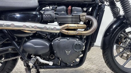 Triumph Street 900 2016 ONLY 14K MOT SPORTS EXHAUST WARRANTY 900CC 19