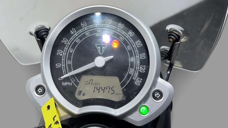 Triumph Street 900 2016 ONLY 14K MOT SPORTS EXHAUST WARRANTY 900CC 20