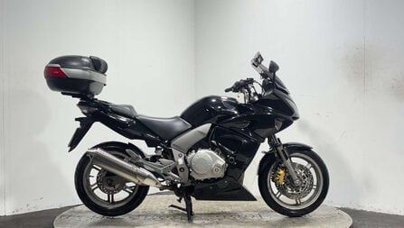 Honda CB 2008 26k MOT November 2026 warranty 1000cc commuter bike