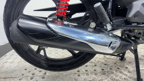 Honda CB 2022 ONLY 8 MILES MOT NOVEMBER WARRANTY 125CC LEARNER BIKE 31