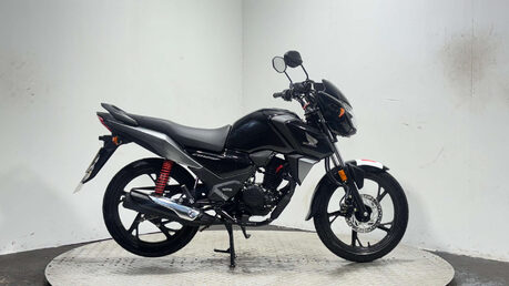 Honda CB 2022 ONLY 8 MILES MOT NOVEMBER WARRANTY 125CC LEARNER BIKE 1