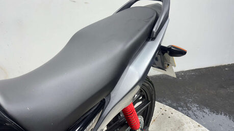 Honda CB 2022 ONLY 8 MILES MOT NOVEMBER WARRANTY 125CC LEARNER BIKE 19