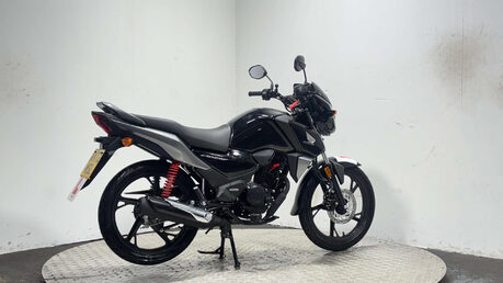 Honda CB 2022 ONLY 8 MILES MOT NOVEMBER WARRANTY 125CC LEARNER BIKE 2