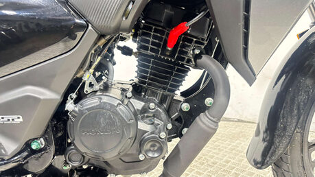 Honda CB 2022 ONLY 8 MILES MOT NOVEMBER WARRANTY 125CC LEARNER BIKE 17