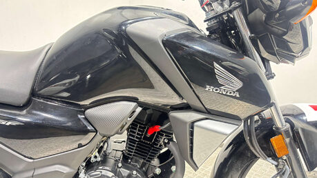 Honda CB 2022 ONLY 8 MILES MOT NOVEMBER WARRANTY 125CC LEARNER BIKE 28