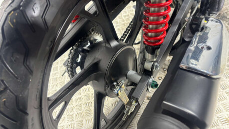 Honda CB 2022 ONLY 8 MILES MOT NOVEMBER WARRANTY 125CC LEARNER BIKE 9