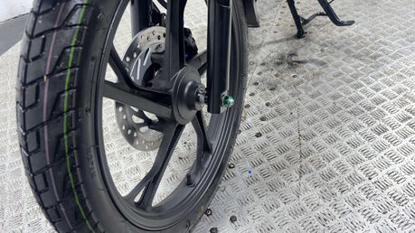 Honda CB 2022 ONLY 8 MILES MOT NOVEMBER WARRANTY 125CC LEARNER BIKE 10