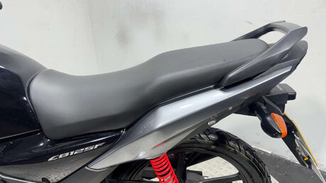 Honda CB 2022 ONLY 8 MILES MOT NOVEMBER WARRANTY 125CC LEARNER BIKE 30