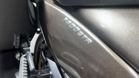 Kawasaki GTR 1400 2011 ONLY 12K FULL LUGGAGE VERY CLEAN 1400CC TOURER BIKE 28