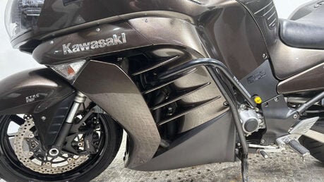 Kawasaki GTR 1400 2011 ONLY 12K FULL LUGGAGE VERY CLEAN 1400CC TOURER BIKE 42