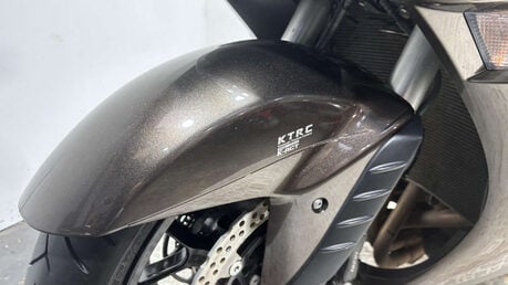 Kawasaki GTR 1400 2011 ONLY 12K FULL LUGGAGE VERY CLEAN 1400CC TOURER BIKE 36