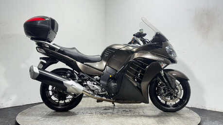 Kawasaki GTR 2011 ONLY 12K FULL LUGGAGE VERY CLEAN 1400CC TOURER BIKE 1