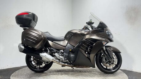 Kawasaki GTR 1400 2011 ONLY 12K FULL LUGGAGE VERY CLEAN 1400CC TOURER BIKE 1