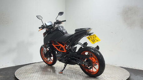 KTM Duke 125 Naked Petrol Manual Euro 5 (15 ps) 6