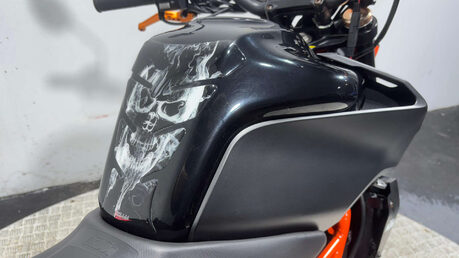 KTM Duke 125 Naked Petrol Manual Euro 5 (15 ps) 43