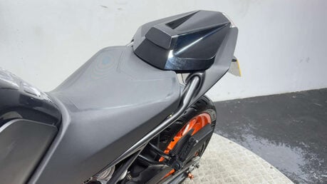 KTM Duke 125 Naked Petrol Manual Euro 5 (15 ps) 39