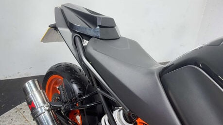 KTM Duke 125 Naked Petrol Manual Euro 5 (15 ps) 11