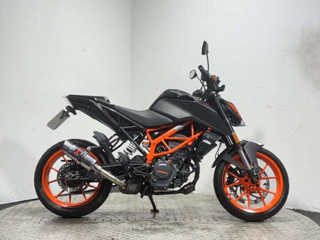 KTM Duke 125 Naked Petrol Manual Euro 5 (15 ps)