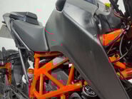 KTM Duke 125 Naked Petrol Manual Euro 5 (15 ps) 7