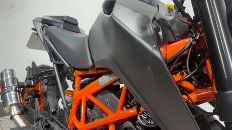 KTM Duke 125 Naked Petrol Manual Euro 5 (15 ps) 7