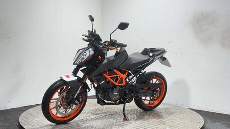 KTM Duke 125 Naked Petrol Manual Euro 5 (15 ps) 5