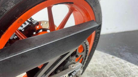 KTM Duke 125 Naked Petrol Manual Euro 5 (15 ps) 16