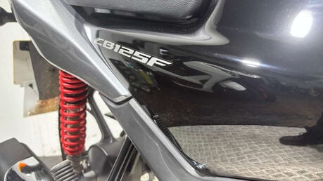 Honda CB 2022 13K PERFECT COMMUTER / LEARNER BIKE 125CC MOT WARRANTY 17