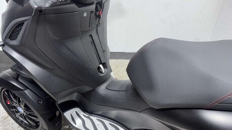 Piaggio MP3 HPE SPORT 2022 3K TRIKE 3 WHEELER SCOOTER CAR LICENCE 300CC 8