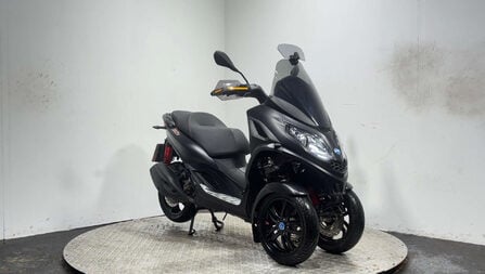Piaggio MP3 HPE SPORT 2022 3K TRIKE 3 WHEELER SCOOTER CAR LICENCE 300CC
