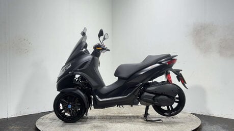 Piaggio MP3 HPE SPORT 2022 3K TRIKE 3 WHEELER SCOOTER CAR LICENCE 300CC 4