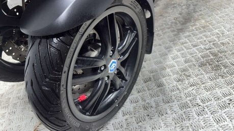 Piaggio MP3 HPE SPORT 2022 3K TRIKE 3 WHEELER SCOOTER CAR LICENCE 300CC 25