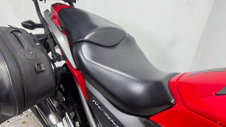 Honda NC700 2012 ONLY 15K PANNIERS MOT WARRANTY A2 TOURER BIKE 700CC MANUAL 21