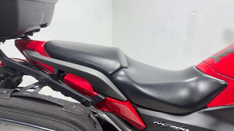 Honda NC700 2012 ONLY 15K PANNIERS MOT WARRANTY A2 TOURER BIKE 700CC MANUAL 30