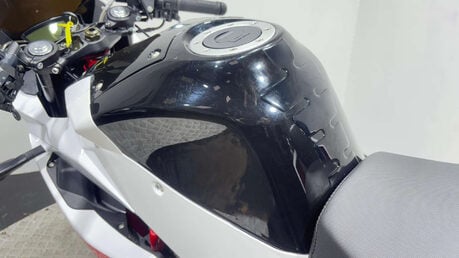 Hyosung GD 2016 ONLY 1K VERY CLEAN LIGHT WEIGHT SPORTS BIKE 250CC NEW MOT 26