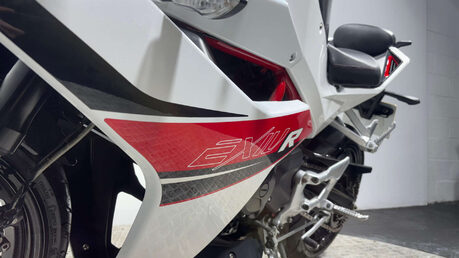 Hyosung GD 2016 ONLY 1K VERY CLEAN LIGHT WEIGHT SPORTS BIKE 250CC NEW MOT 25