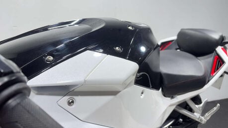 Hyosung GD 2016 ONLY 1K VERY CLEAN LIGHT WEIGHT SPORTS BIKE 250CC NEW MOT 21