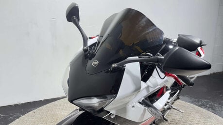 Hyosung GD 2016 ONLY 1K VERY CLEAN LIGHT WEIGHT SPORTS BIKE 250CC NEW MOT 6