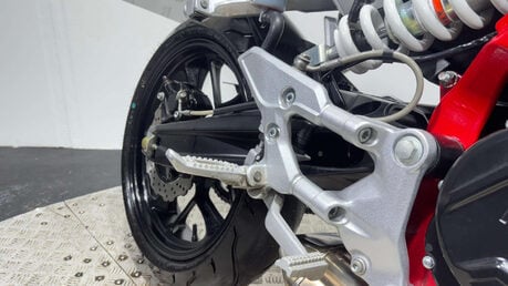 Hyosung GD 2016 ONLY 1K VERY CLEAN LIGHT WEIGHT SPORTS BIKE 250CC NEW MOT 10