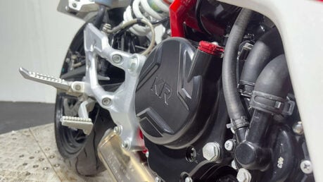 Hyosung GD 2016 ONLY 1K VERY CLEAN LIGHT WEIGHT SPORTS BIKE 250CC NEW MOT 27