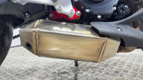 Hyosung GD 2016 ONLY 1K VERY CLEAN LIGHT WEIGHT SPORTS BIKE 250CC NEW MOT 40