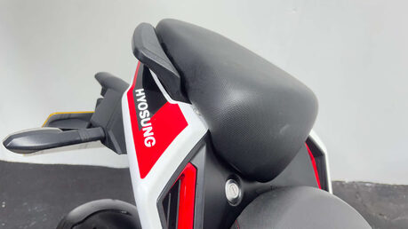 Hyosung GD 2016 ONLY 1K VERY CLEAN LIGHT WEIGHT SPORTS BIKE 250CC NEW MOT 14