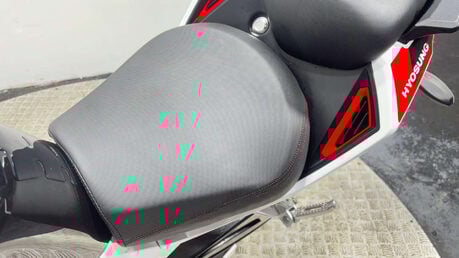 Hyosung GD 2016 ONLY 1K VERY CLEAN LIGHT WEIGHT SPORTS BIKE 250CC NEW MOT 42